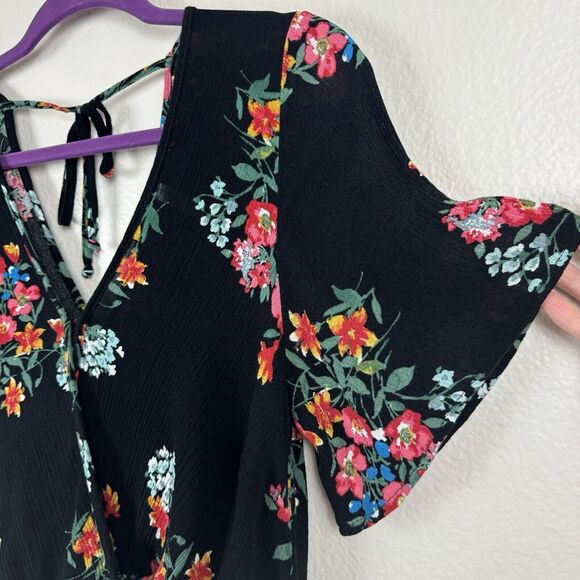 Xhilaration Gauzy Boho Flutter Sleeve Floral Cropped Wrap Top Black Pink Small - Picture 8 of 15